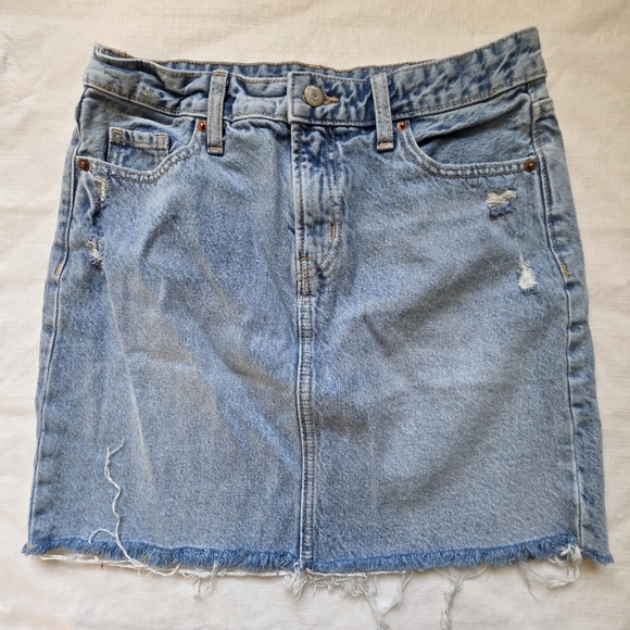Old Navy Dresses & Skirts - OLD NAVY Mini Denim Jean Skirt Sz 6 Distressed Raw Hem 90s‎ Vintage Style Grunge